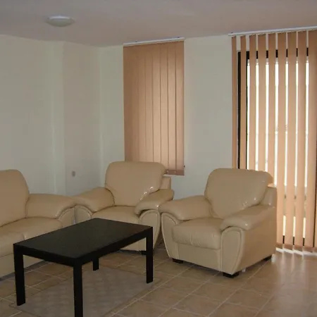 Velika Garden Villas לוזנטס