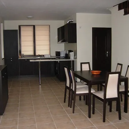 Velika Garden Villas לוזנטס