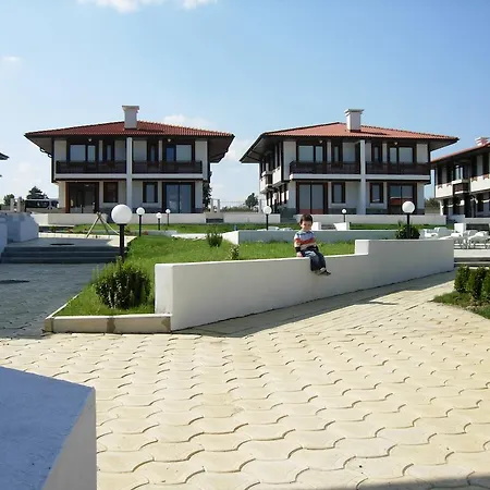 Velika Garden Villas Lozenets