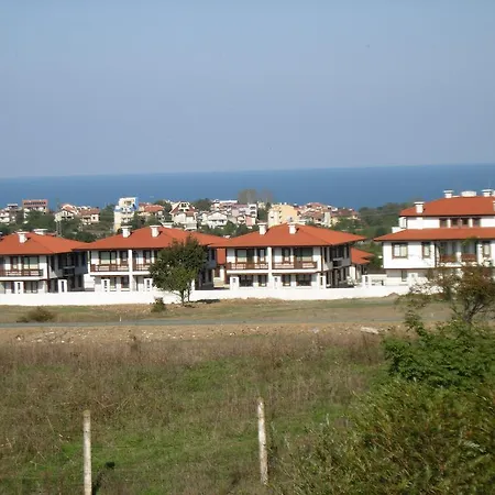 ヴィラ Velika Garden Villas